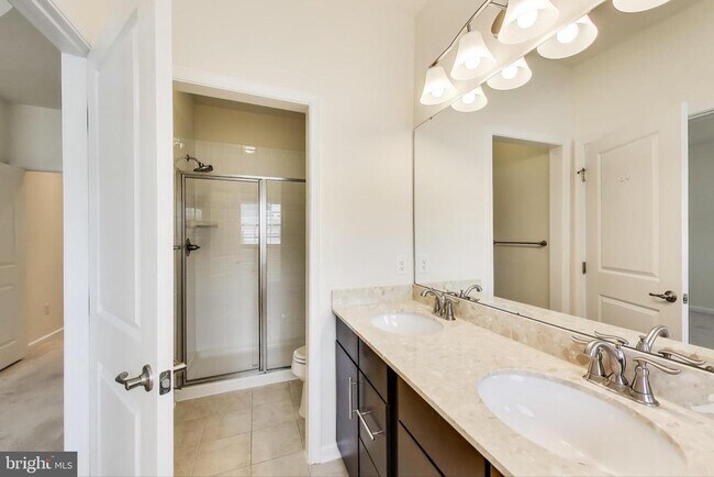 Building Photo - 13404 Waterford Hills Boulevard