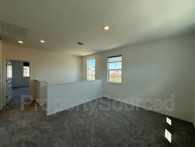 Building Photo - 1567 Halo Ave