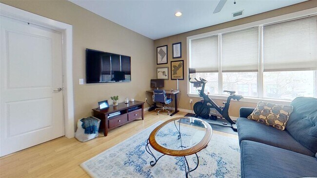 Building Photo - 1325 Adams St