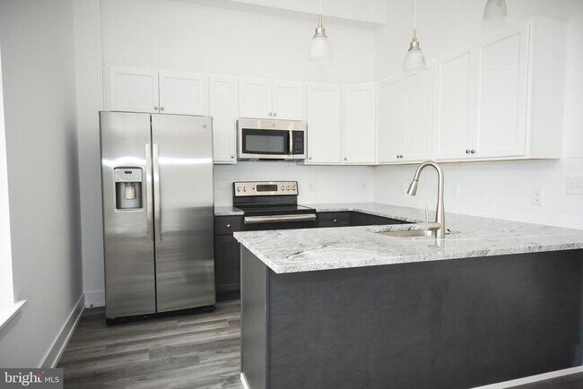 Building Photo - 6164-66 Ridge Ave