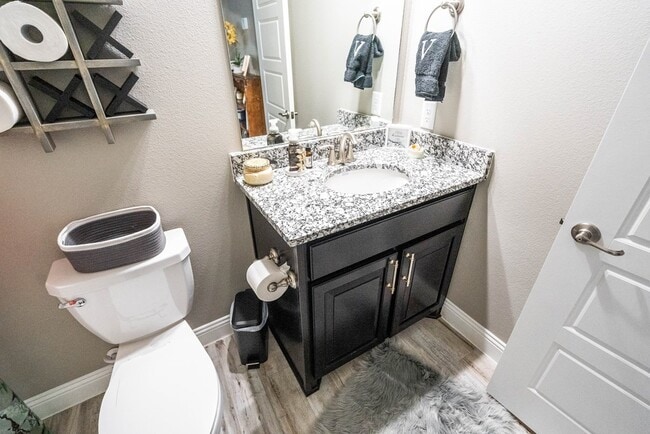 Building Photo - 11 Los Campos Dr