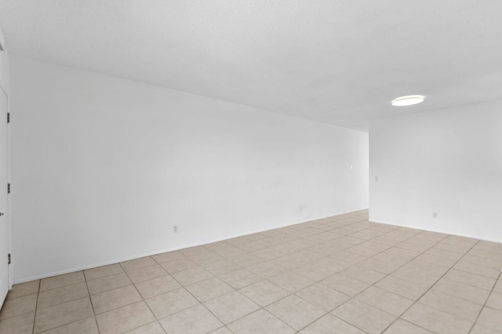 Living Room / TV / Leads to kitchen & Dining - 2287 Philippine Dr