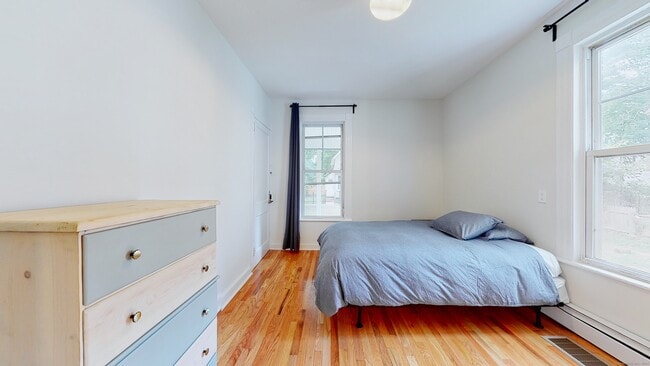 Building Photo - 86 Edwards St