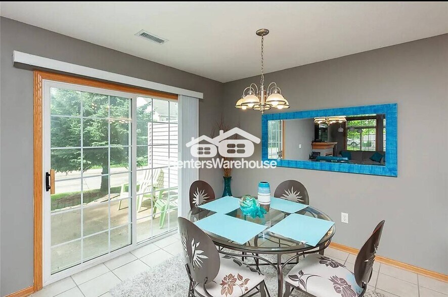Building Photo - 3799 Village Run Dr