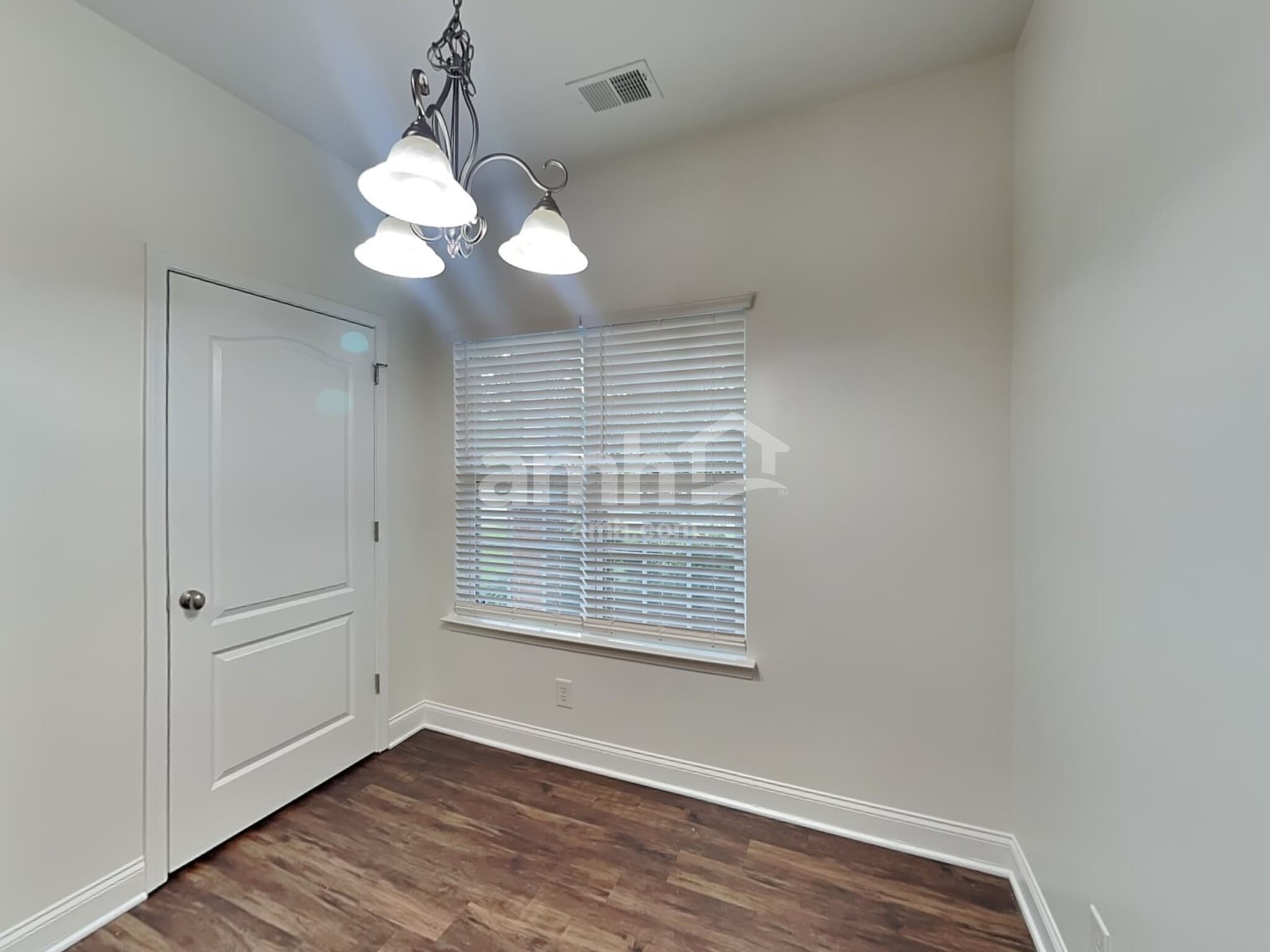 Building Photo - 1684 Woods Ln