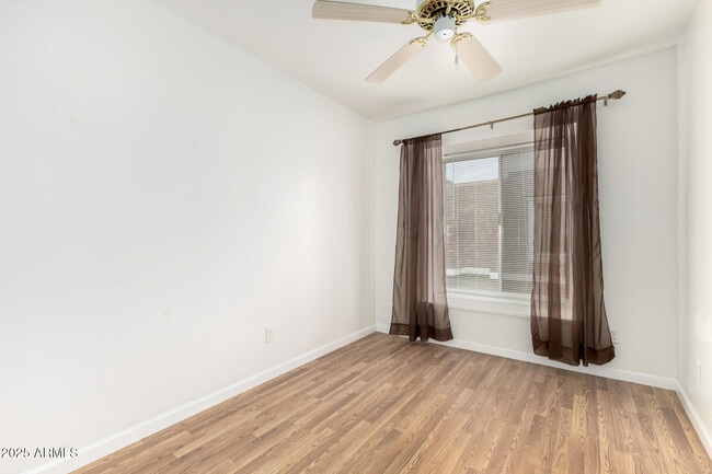 Building Photo - 8430 N 34th Dr