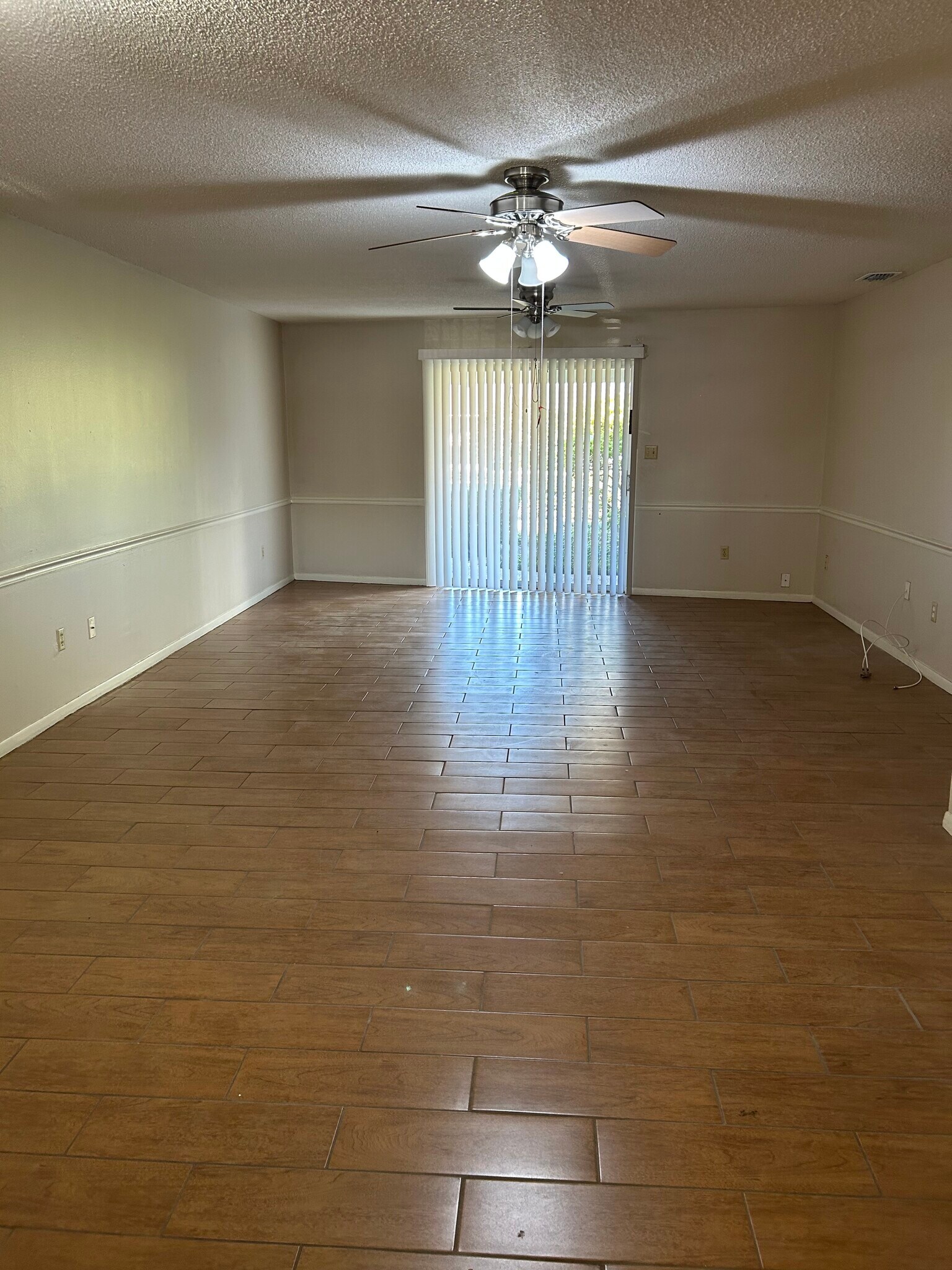 Building Photo - 700 W Fern Ave