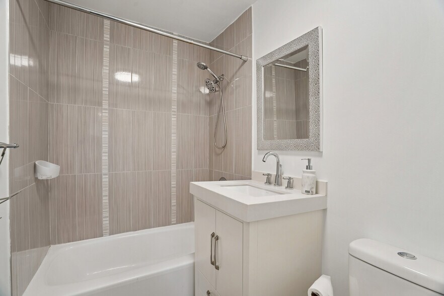 Primary Photo - 1111 River Rd