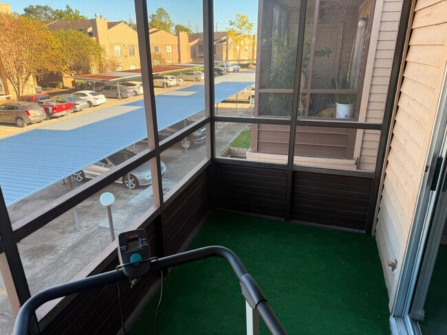 Building Photo - 10555 Turtlewood Ct