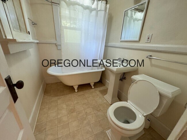 Building Photo - Campus area second floor studio apartment