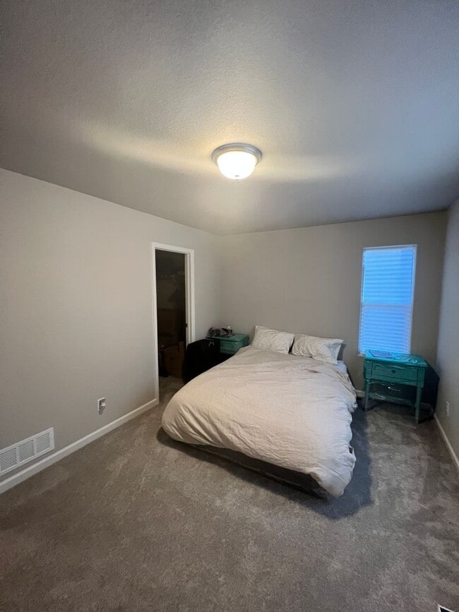 Building Photo - $1995 | 2BR/2.5BA | Lovely New Townhome in...