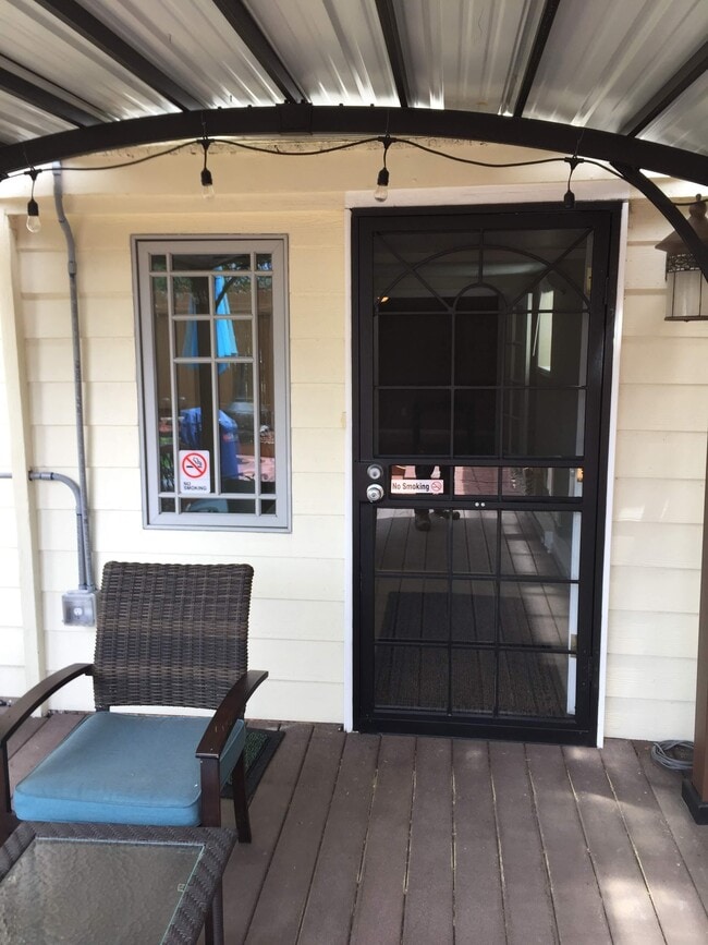 Building Photo - 309 Cantril St