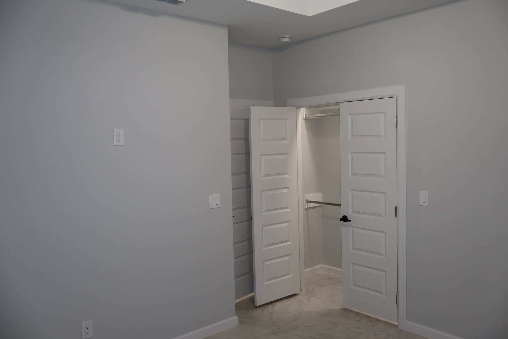 spare bedroom 2/closer - 1005 Hidden Hills St