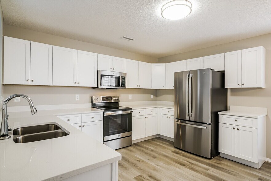 Building Photo - 1005 Naylor Rd