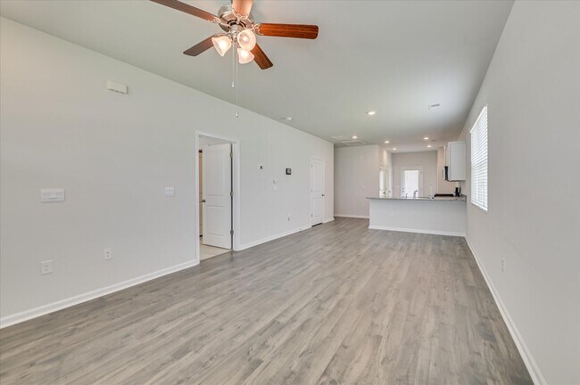 Building Photo - 842 Feldspar