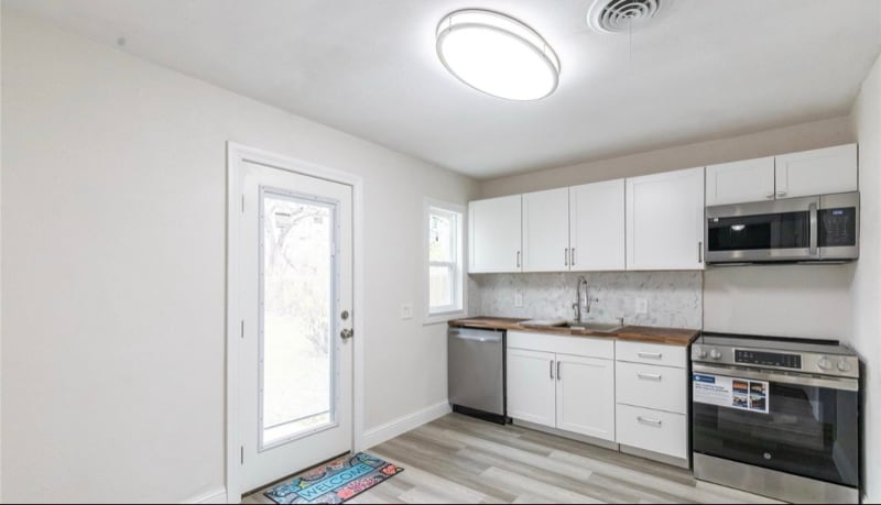 Building Photo - 1433 Park Ave