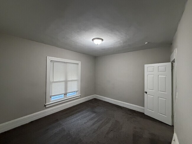 Building Photo - 875 E 154th St