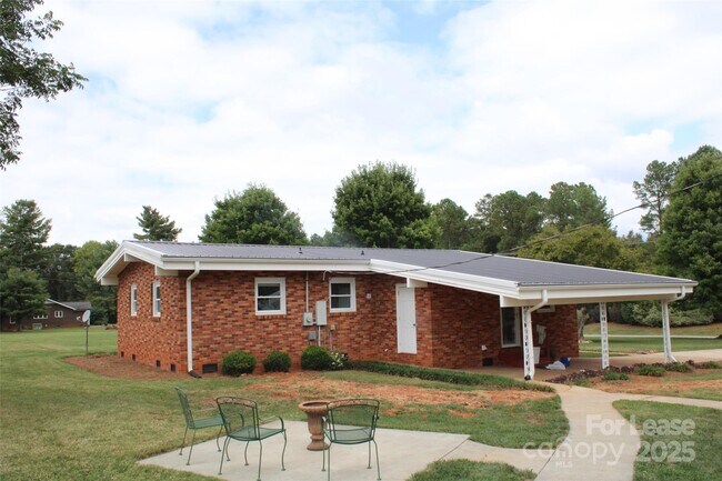 Building Photo - 4241 Burton Ln