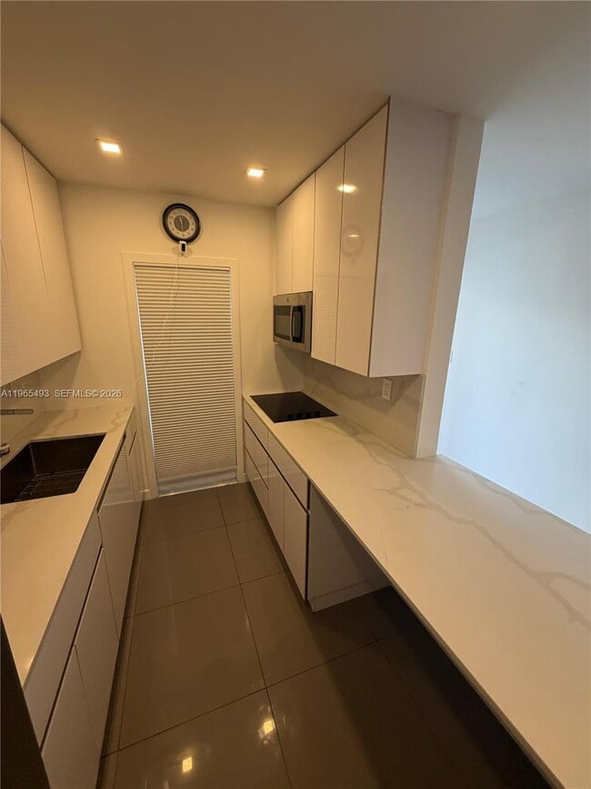 Building Photo - 13105 Ixora Ct