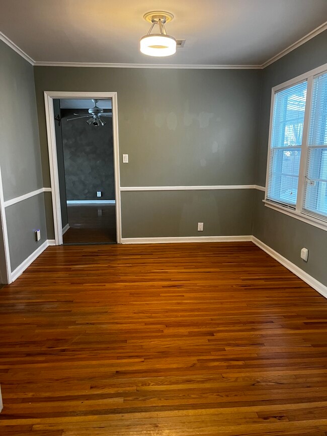 Building Photo - 3505 S Knoxville Ave