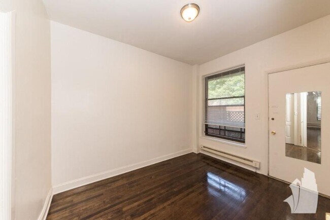 Building Photo - 2 bedroom in Chicago IL 60613