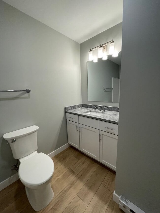 Building Photo - The Gables at Scarborough Downs: 2 Bedroom 1.5 Bath Condo, 2c. garage $2,750.00 4/01/2026