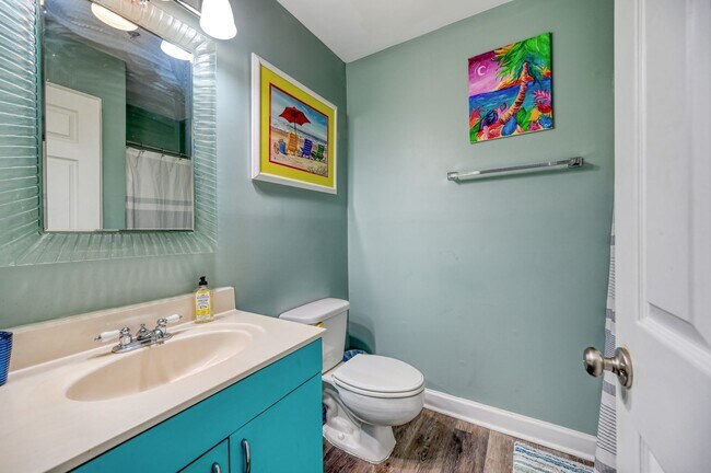 Building Photo - FULLY FURNISHED OFF-SEASON RENTAL AT THE V...