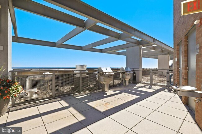 Building Photo - 2bed/1bath at The Odyssey with Garage Park...