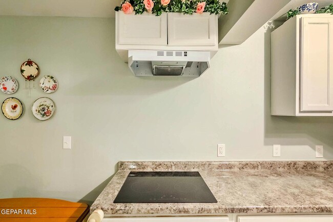 Building Photo - 619 E Nevada Ave