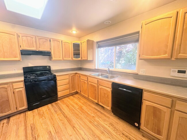 Building Photo - 1341 Evan Ln