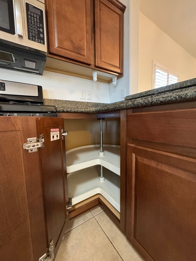 Building Photo - 3BR,2BS Custom home w/3 Car-Boat Deep Garage-Target shopping area