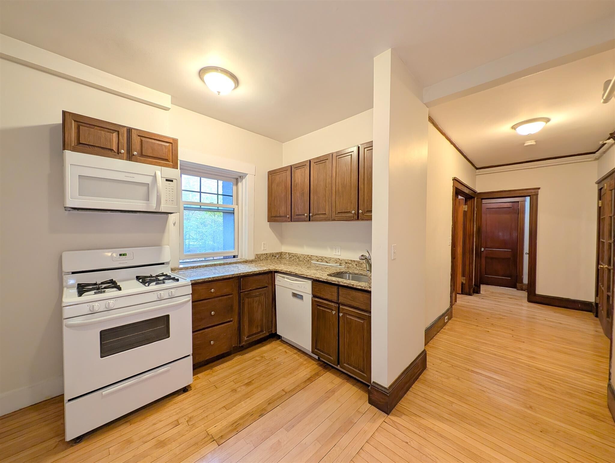 Building Photo - 10 Humboldt St