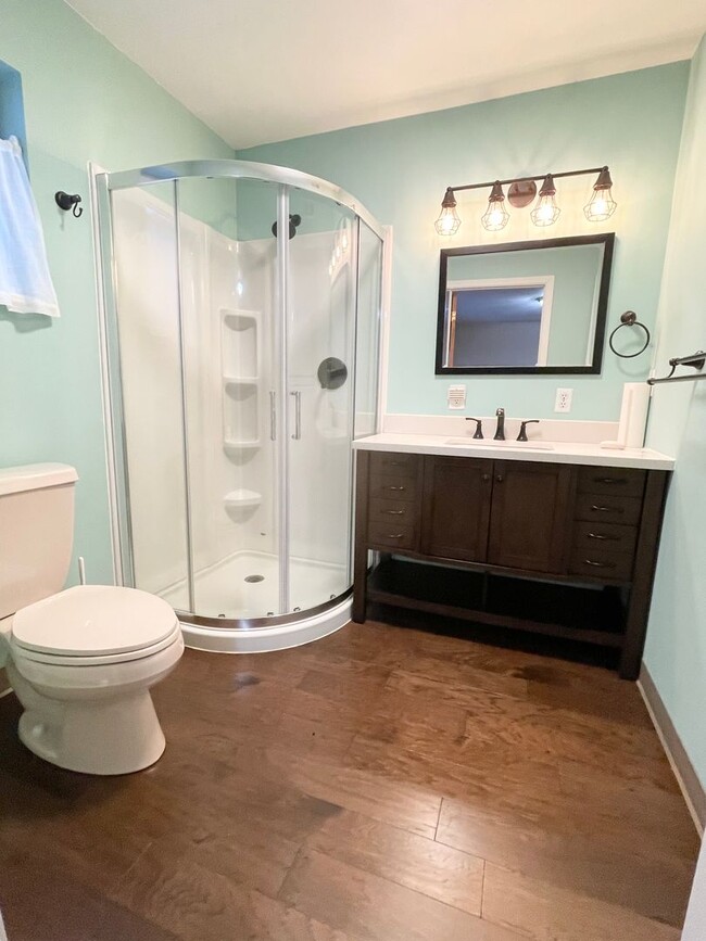 Building Photo - Large 4 Bd, 3 Bath House for Rent in North Pole!