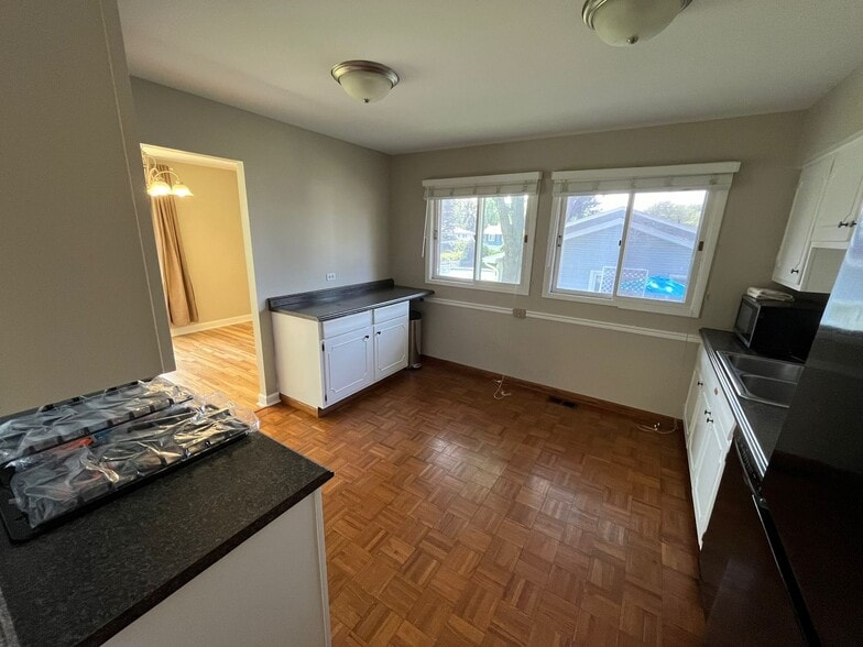 Kitchen - 21W185 22nd St