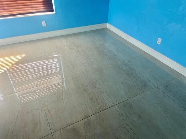 Building Photo - 2036 NW 183rd Cir