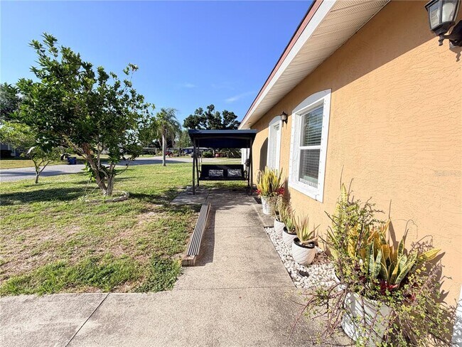 Building Photo - 2453 Ridge Ave