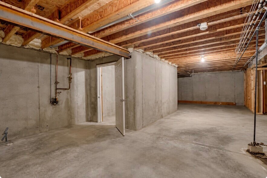 Building Photo - 10524 W 49th Pl