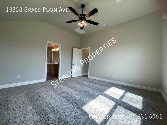 Building Photo - 13308 Grass Pln Ave