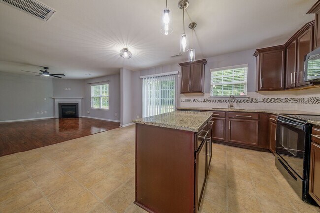 Building Photo - 1301 Waldridge Ct