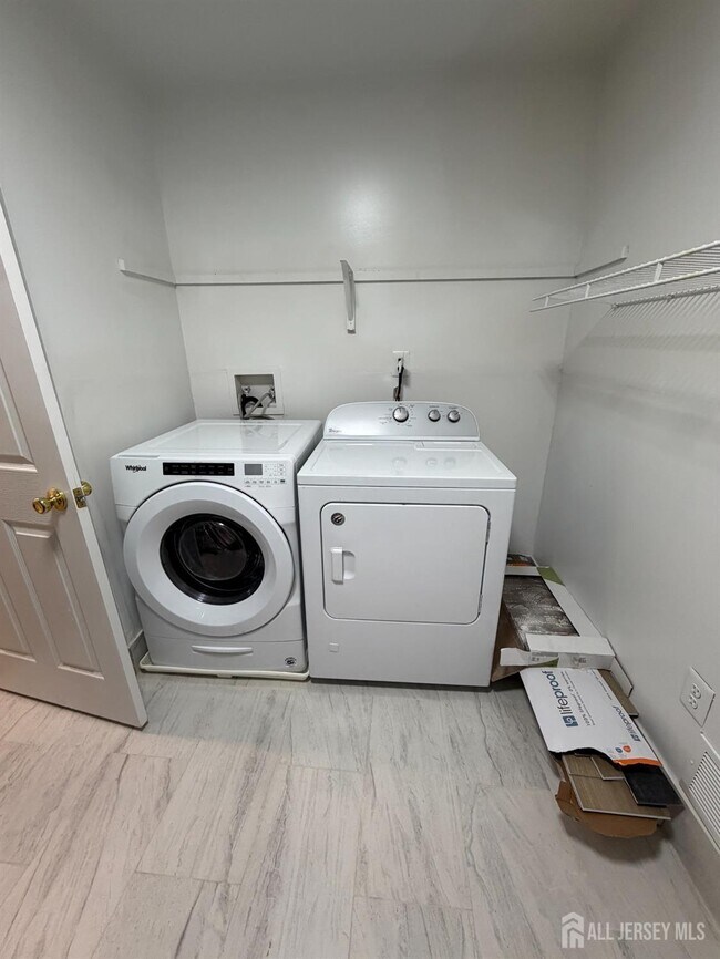 Building Photo - 32 Columbus Dr