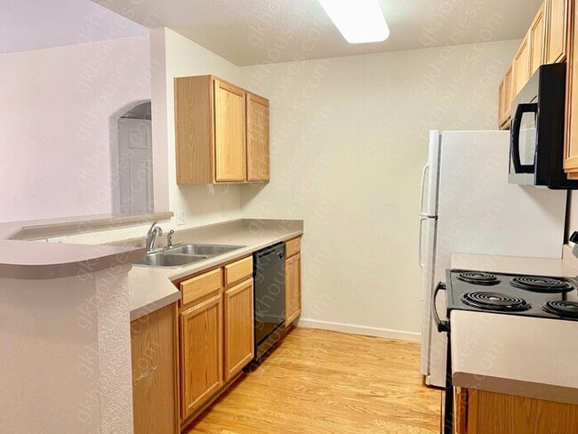 Building Photo - 2-Bed/2-Bath Condo/Pet Friendly/Voucher Accepted/Available Soon!