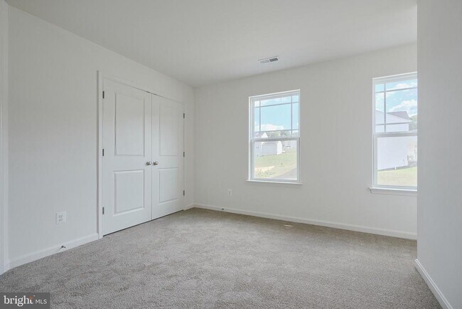 Building Photo - 55 Madison Dr