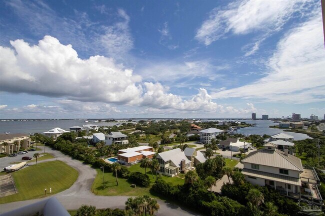 Building Photo - 800 Fort Pickens Rd