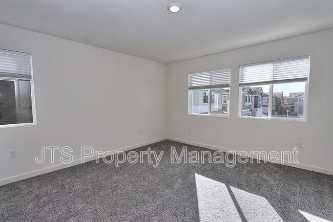 Building Photo - 2104 Shady Tree Cir