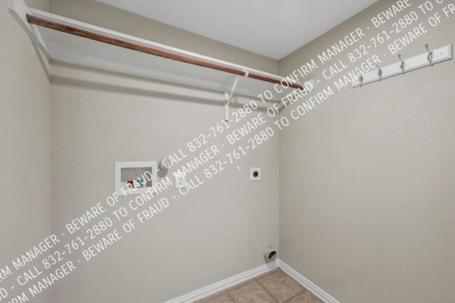 Building Photo - 5827 Tinsley Dr