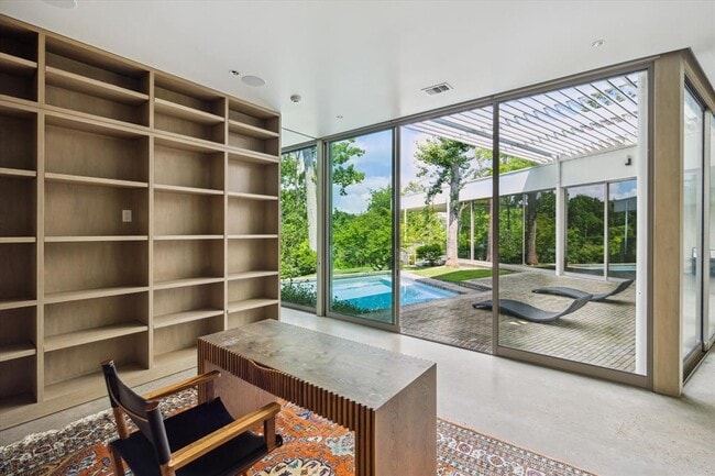 Building Photo - 9 Pinehill Ln