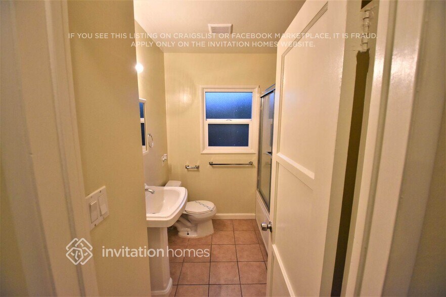 Building Photo - 6451 Gaviota Ave