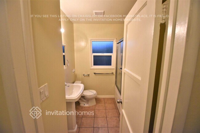 Building Photo - 6451 Gaviota Ave