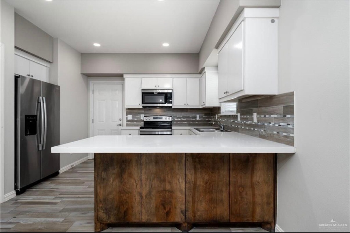 Building Photo - 2009 Jackson St