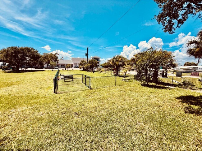 Building Photo - 250 S Sykes Creek Pkwy